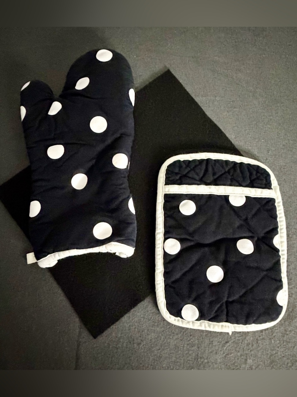 Kate Spade Black White Polka Dot Oven Mitt Pot Holder Set